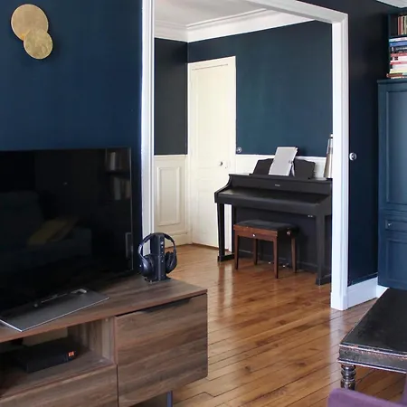 2 Near The Sacre-coeur *